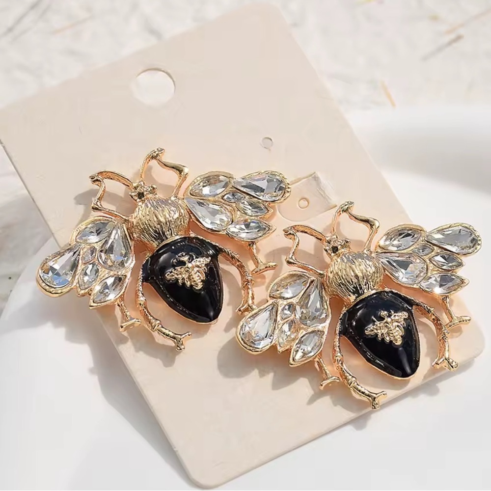 Vintage Bee Stud Earrings Gold Tone with Crystal Rhinestone Wings